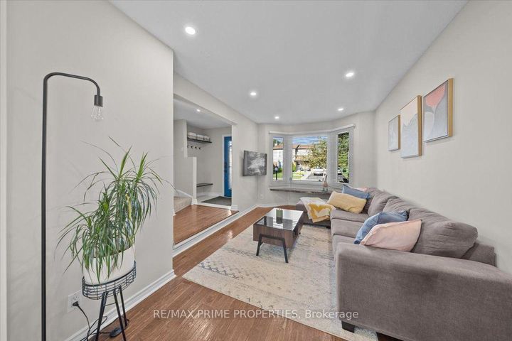 Photo 5 at 78 Fieldgate Drive, Nepean (Knollsbrook), Ottawa