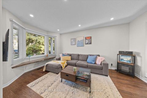 Photo 4 at 78 Fieldgate Drive, Nepean (Knollsbrook), Ottawa