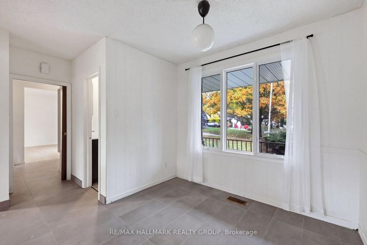 Photo 12 at 1038 Arnot Road, Nepean (Courtland Park), Ottawa