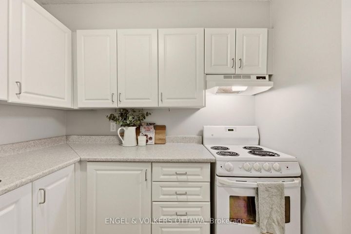 Photo 18 at 606 - 475 Laurier Avenue W, Ottawa Centre, Ottawa