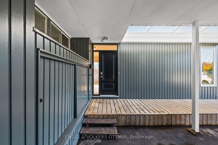 Photo 4 at 50 Solva Drive, Nepean (Crystal Beach), Ottawa