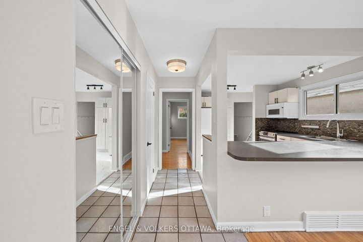 Photo 12 at 50 Solva Drive, Nepean (Crystal Beach), Ottawa