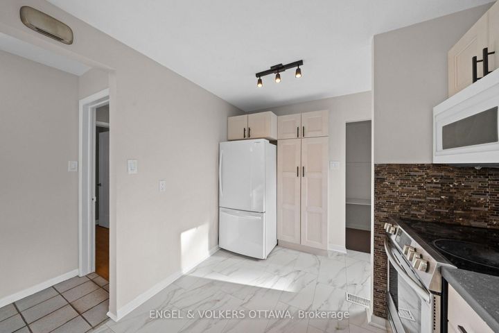 Photo 15 at 50 Solva Drive, Nepean (Crystal Beach), Ottawa