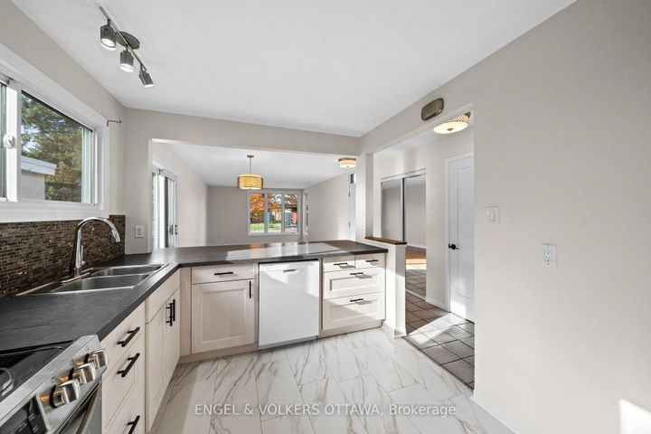 Photo 16 at 50 Solva Drive, Nepean (Crystal Beach), Ottawa