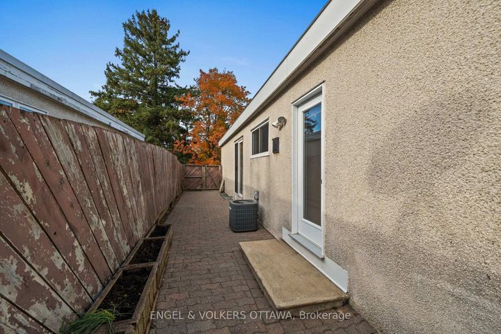 Photo 40 at 50 Solva Drive, Nepean (Crystal Beach), Ottawa