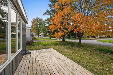 Photo 3 at 50 Solva Drive, Nepean (Crystal Beach), Ottawa