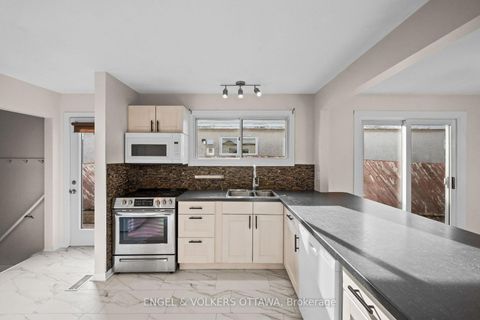 Photo 13 at 50 Solva Drive, Nepean (Crystal Beach), Ottawa