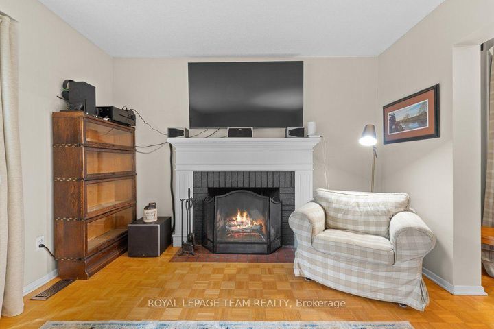 Photo 4 at 53 Meadowbank Drive, Nepean (Briargreen), Ottawa