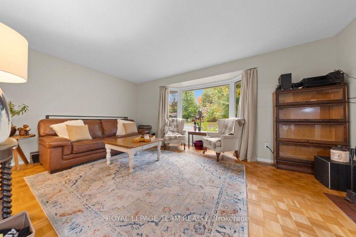 Photo 6 at 53 Meadowbank Drive, Nepean (Briargreen), Ottawa