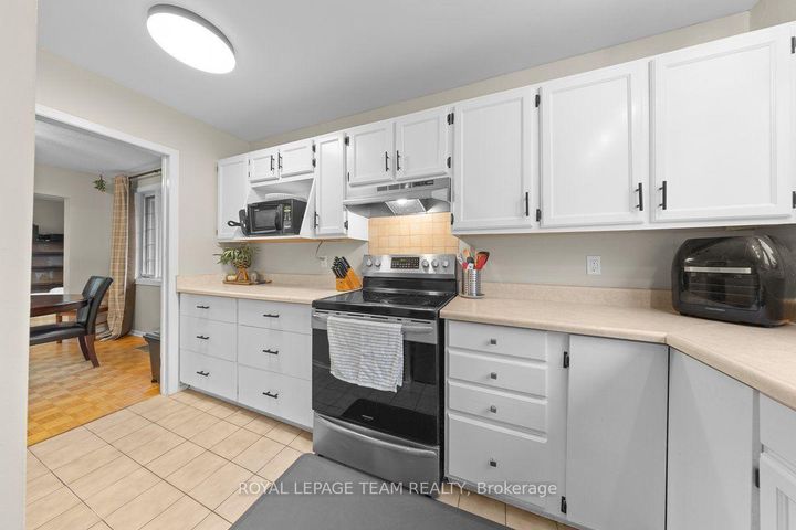 Photo 13 at 53 Meadowbank Drive, Nepean (Briargreen), Ottawa