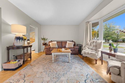 Photo 5 at 53 Meadowbank Drive, Nepean (Briargreen), Ottawa