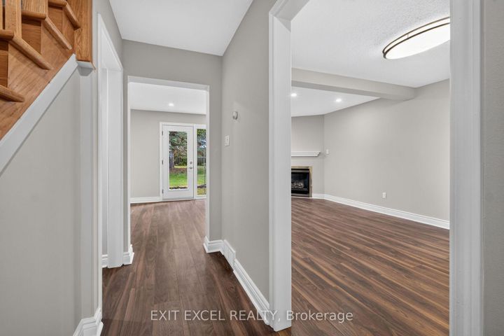 Photo 4 at 2712 Baseline Road, Nepean (Leslie Park), Ottawa