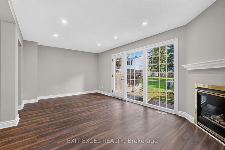 Photo 7 at 2712 Baseline Road, Nepean (Leslie Park), Ottawa