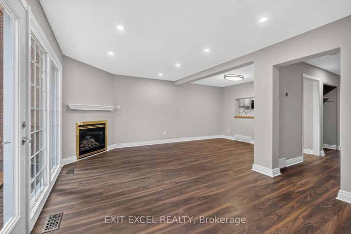 Photo 9 at 2712 Baseline Road, Nepean (Leslie Park), Ottawa