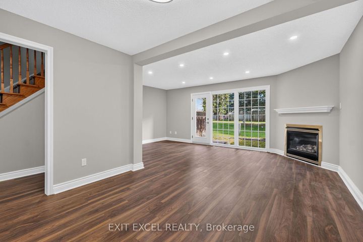 Photo 10 at 2712 Baseline Road, Nepean (Leslie Park), Ottawa