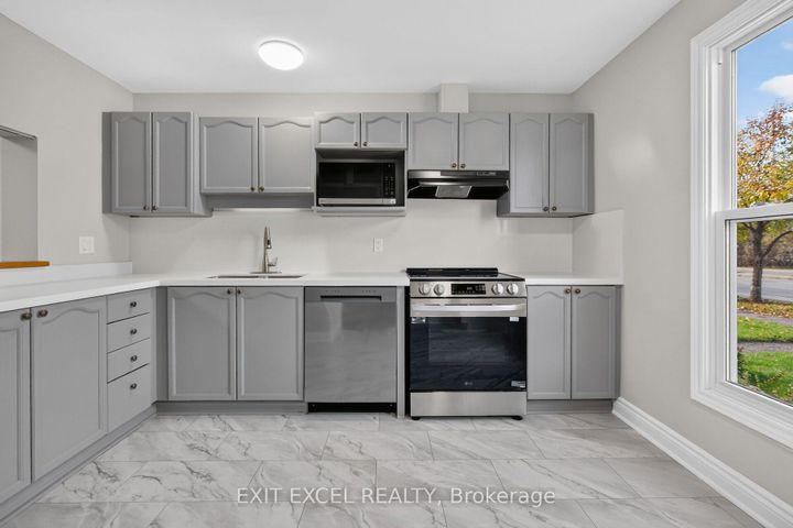 Photo 17 at 2712 Baseline Road, Nepean (Leslie Park), Ottawa