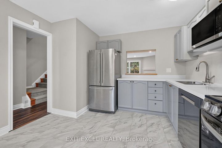 Photo 18 at 2712 Baseline Road, Nepean (Leslie Park), Ottawa