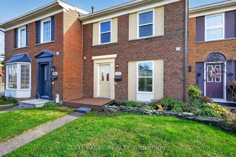 Photo 1 at 2712 Baseline Road, Nepean (Leslie Park), Ottawa