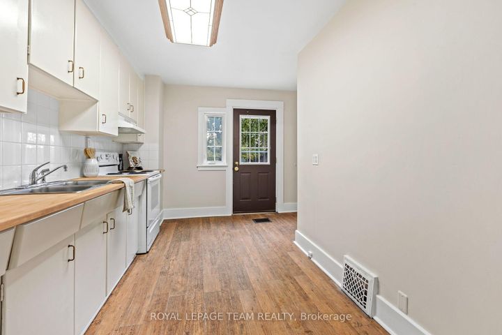 Photo 16 at 208 Holland Avenue, Ottawa West/Tunneys Pasture, Ottawa