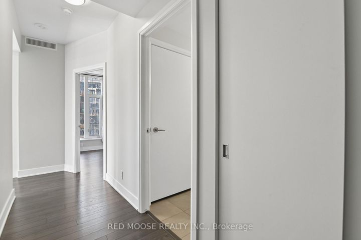 Photo 10 at 705 - 118 Holmwood Avenue, Glebe, Ottawa