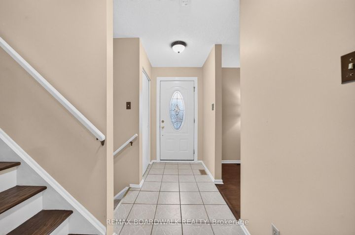 Photo 2 at 20 Tripp Crescent, Nepean (Pheasant Run), Ottawa