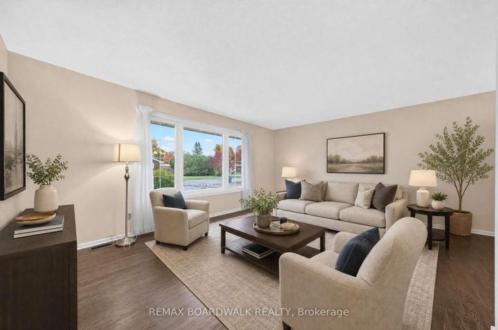 Photo 4 at 20 Tripp Crescent, Nepean (Pheasant Run), Ottawa