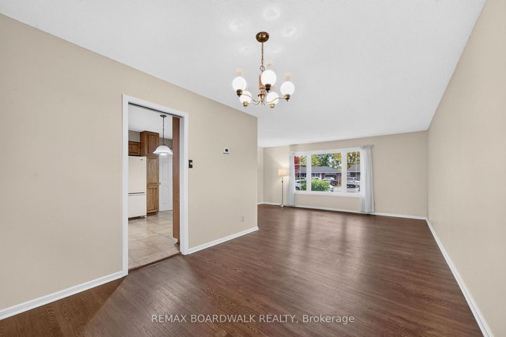 Photo 11 at 20 Tripp Crescent, Nepean (Pheasant Run), Ottawa