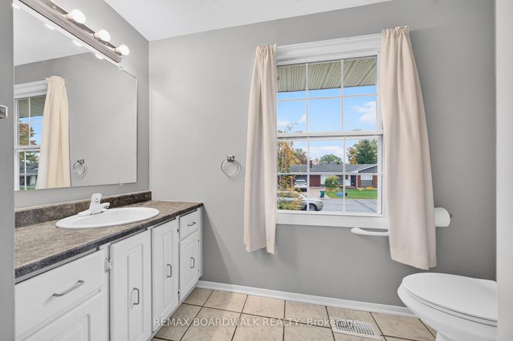 Photo 26 at 20 Tripp Crescent, Nepean (Pheasant Run), Ottawa