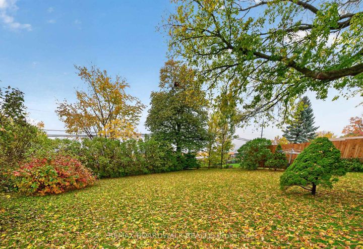 Photo 39 at 20 Tripp Crescent, Nepean (Pheasant Run), Ottawa