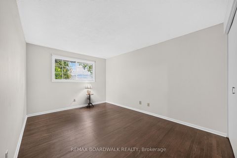 Photo 19 at 20 Tripp Crescent, Nepean (Pheasant Run), Ottawa