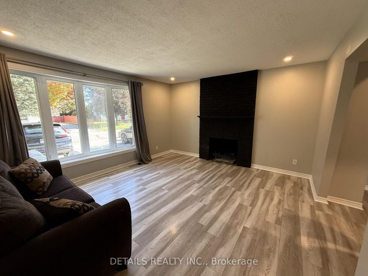 Photo 7 at 55 Saginaw Crescent, Nepean (Borden Farm/Stewart Farm/Carleton Heights/Parkwood Hills), Ottawa
