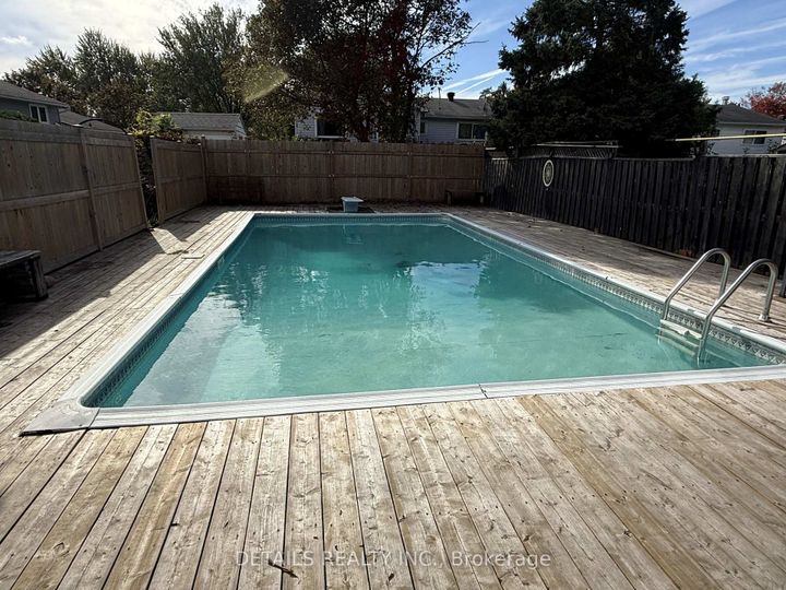 Photo 18 at 55 Saginaw Crescent, Nepean (Borden Farm/Stewart Farm/Carleton Heights/Parkwood Hills), Ottawa