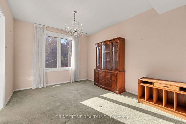 Photo 5 at 22 Lavina Crescent, Nepean (Leslie Park), Ottawa