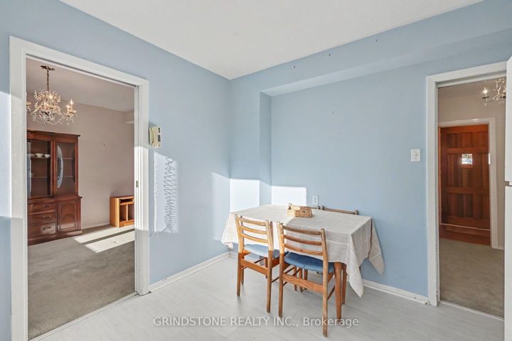 Photo 10 at 22 Lavina Crescent, Nepean (Leslie Park), Ottawa
