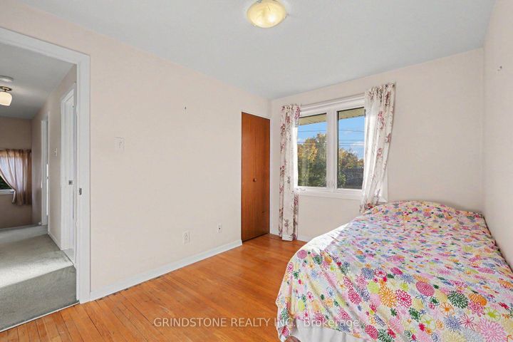 Photo 16 at 22 Lavina Crescent, Nepean (Leslie Park), Ottawa