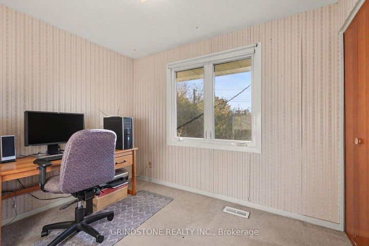 Photo 18 at 22 Lavina Crescent, Nepean (Leslie Park), Ottawa