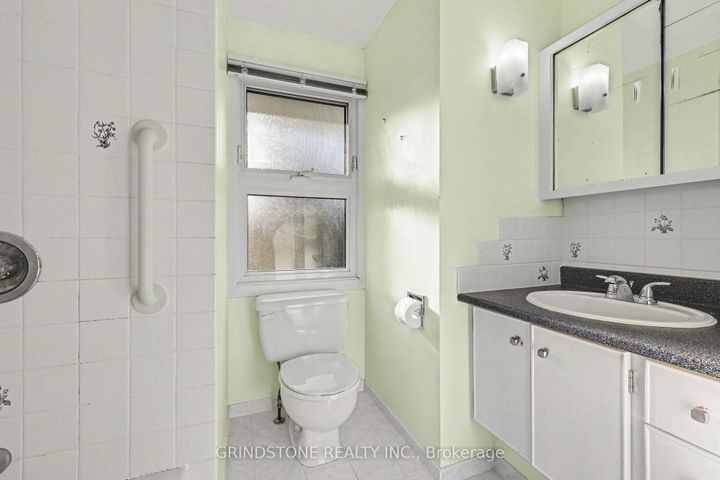 Photo 20 at 22 Lavina Crescent, Nepean (Leslie Park), Ottawa