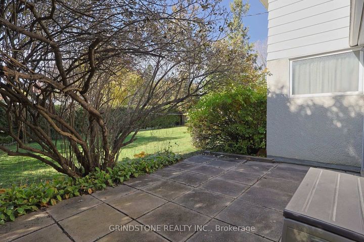 Photo 24 at 22 Lavina Crescent, Nepean (Leslie Park), Ottawa