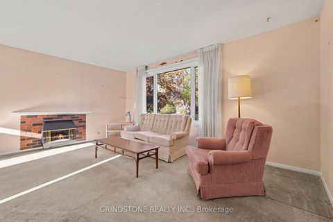 Photo 3 at 22 Lavina Crescent, Nepean (Leslie Park), Ottawa