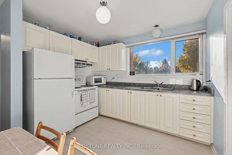 Photo 8 at 22 Lavina Crescent, Nepean (Leslie Park), Ottawa