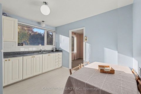 Photo 9 at 22 Lavina Crescent, Nepean (Leslie Park), Ottawa