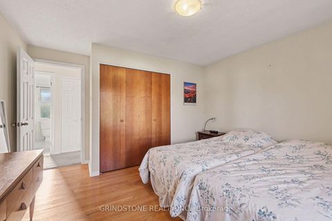 Photo 15 at 22 Lavina Crescent, Nepean (Leslie Park), Ottawa