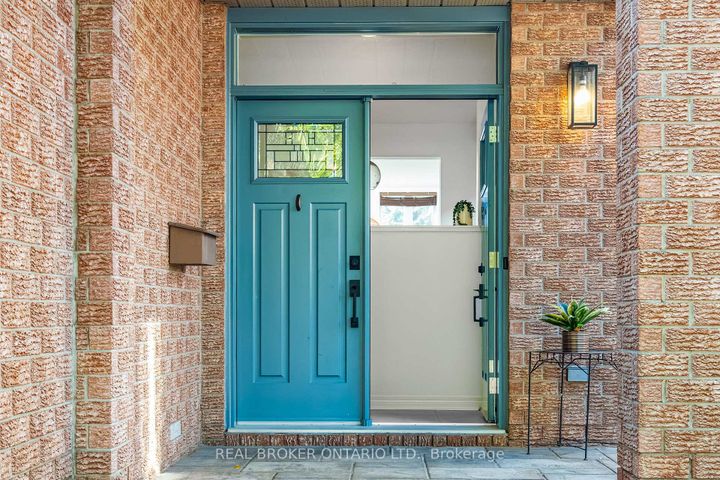 Photo 1 at 191 Thornbury Crescent, Nepean (Centrepointe), Ottawa