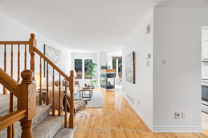 Photo 6 at 191 Thornbury Crescent, Nepean (Centrepointe), Ottawa