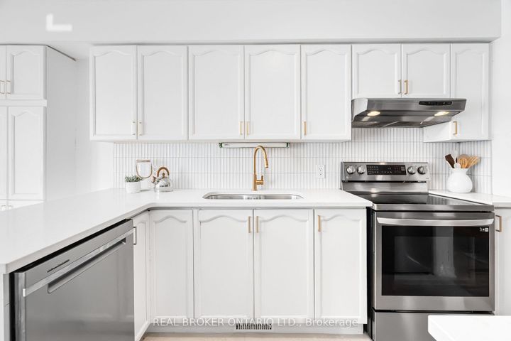 Photo 15 at 191 Thornbury Crescent, Nepean (Centrepointe), Ottawa