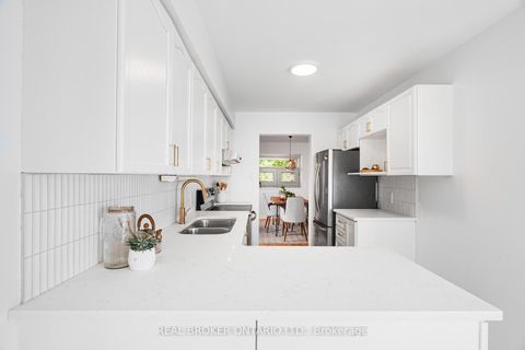Photo 13 at 191 Thornbury Crescent, Nepean (Centrepointe), Ottawa