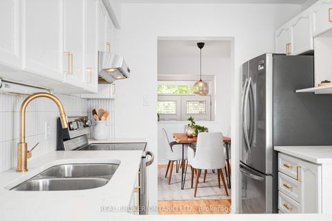 Photo 18 at 191 Thornbury Crescent, Nepean (Centrepointe), Ottawa