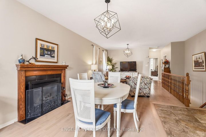 Photo 4 at 518 Stonechurch Way, Nepean (Cedargrove/Fraserdale), Ottawa