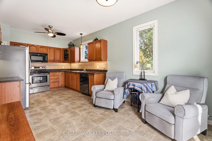 Photo 19 at 518 Stonechurch Way, Nepean (Cedargrove/Fraserdale), Ottawa