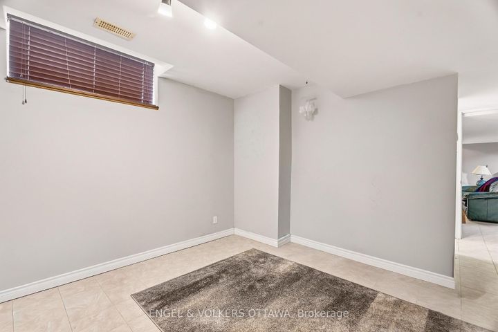Photo 32 at 518 Stonechurch Way, Nepean (Cedargrove/Fraserdale), Ottawa